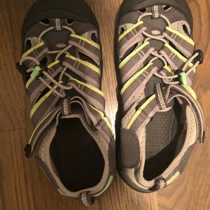 Keen mens shoes size 6